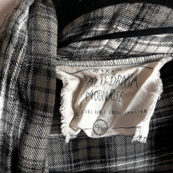 Lightweight Plaid Cardigan - Picture 4 of 5